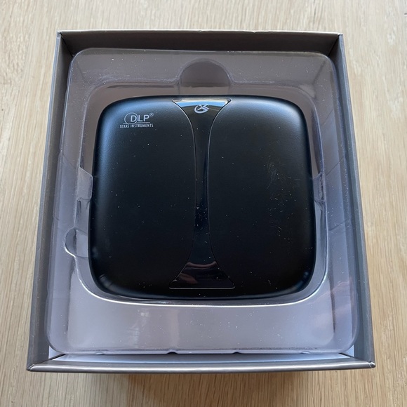 GPX Micro Projector Model PJ809B v2248-03 - Picture 6 of 10